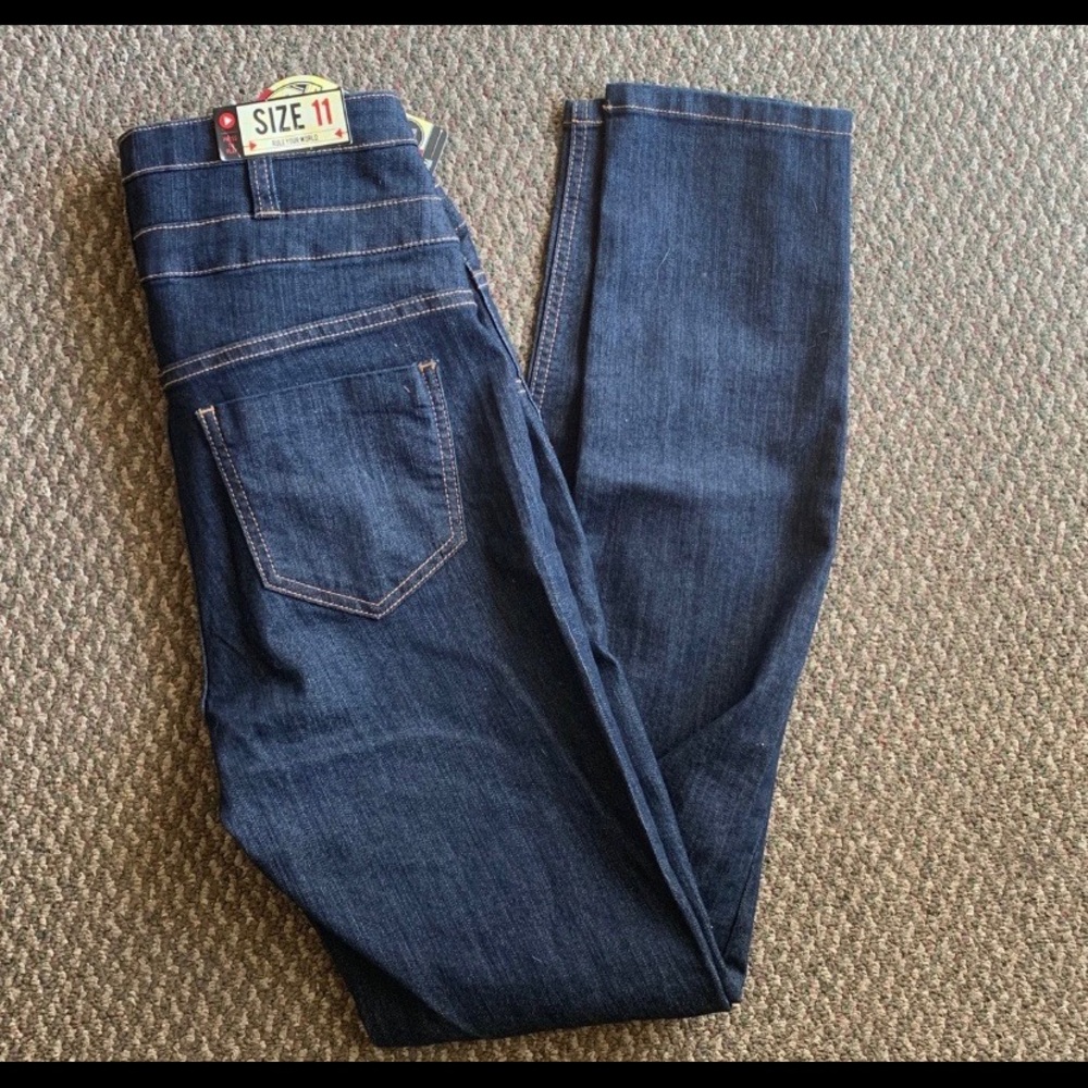 NEW WITH TAGS Cello skinny jeans Size 11